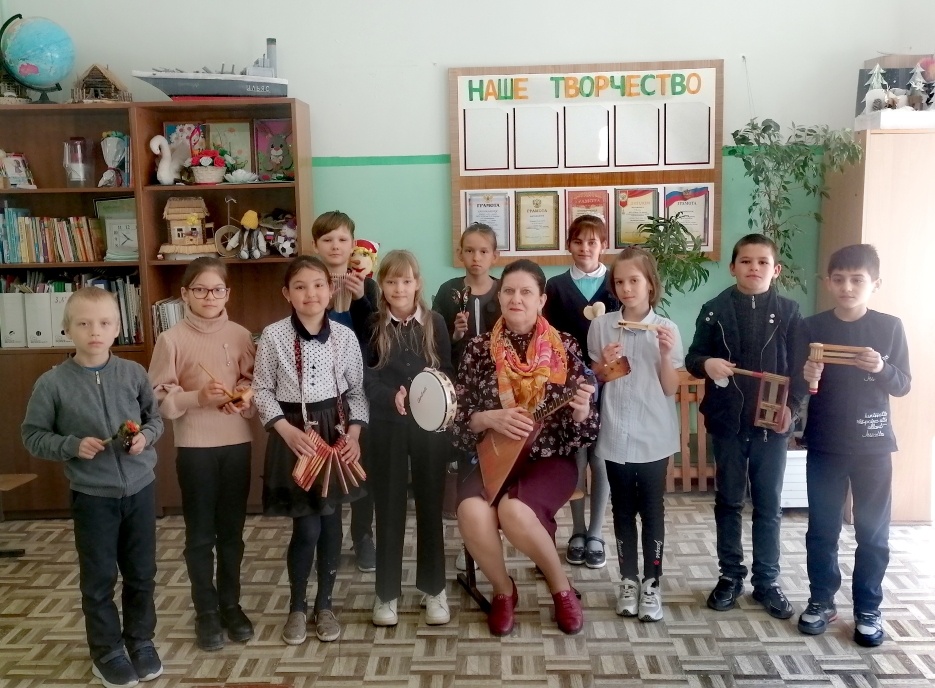 Классный час "Русские народные инструменты" Классный час "Русские народные инструменты".